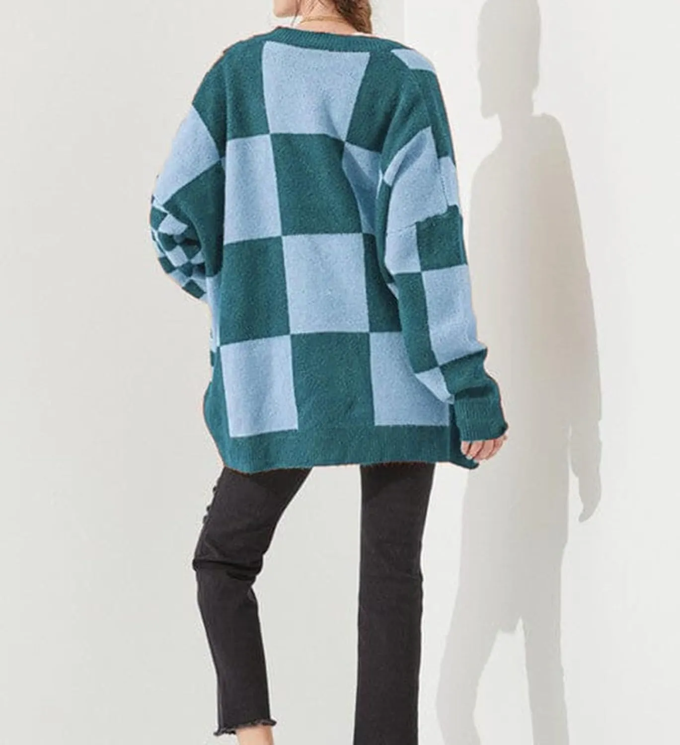 Women Checkered Oversized Cardigan Loose Deep V Neck Long Sleeve Button Down Sweater with Pockets Vintage Streetwear