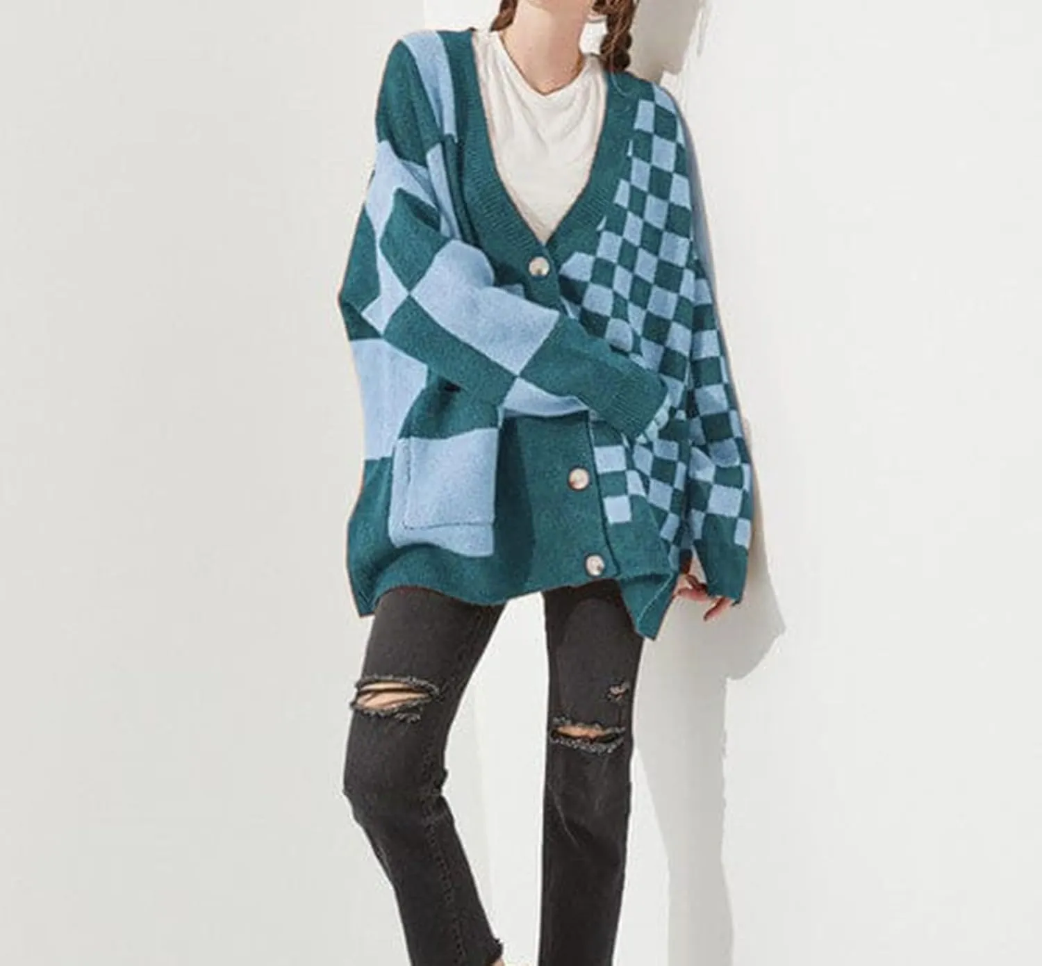Women Checkered Oversized Cardigan Loose Deep V Neck Long Sleeve Button Down Sweater with Pockets Vintage Streetwear